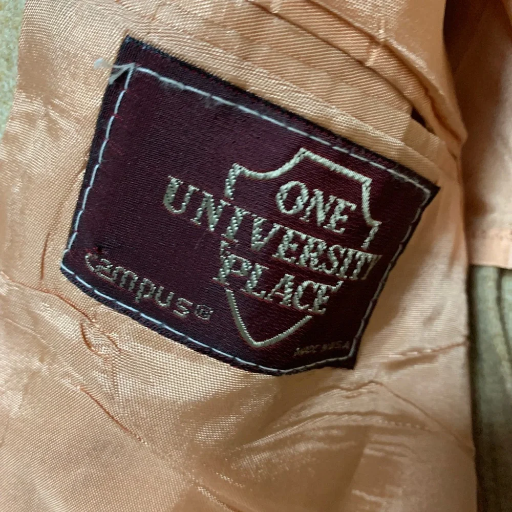 Vintage Campus Man in Wool Tan Elbow Patch Blazer Sport Coat S 40”​